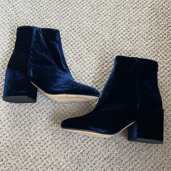 Sam Edelman Taye Blue Velvet Heeled Boots - Picture 4 of 5